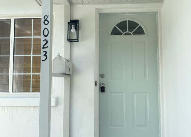 Photo of 8023 Country Club Rd N, St Petersburg, FL 33710