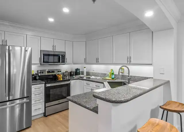 Property at Villaggio on Yarrow Bay - 4311 Lake Washington Blvd NE, Kirkland, WA, 98033, 2 beds, 2 baths, [object Object]