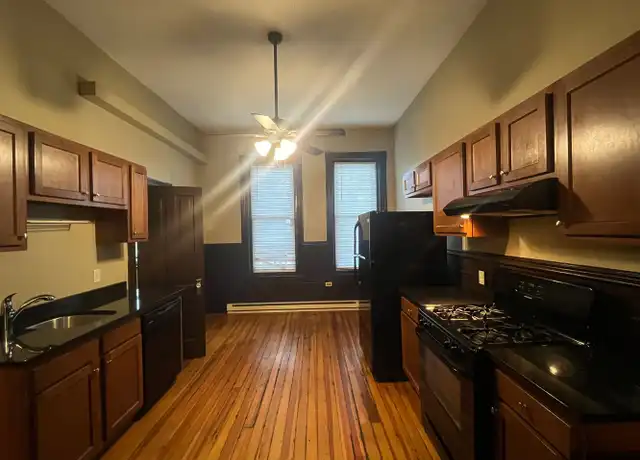 Property at 937 University Ave W Unit 4, St Paul, MN, 55104, 1 bed, 1 bath, [object Object]