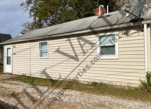 Property at 460 S 22nd St, Terre Haute, IN, 47803, 1 bed, 1 bath, [object Object]