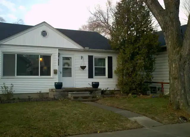 Property at 709 Saint Charles Ct, Royal Oak, MI, 48067, 2 beds, 1 bath, [object Object]