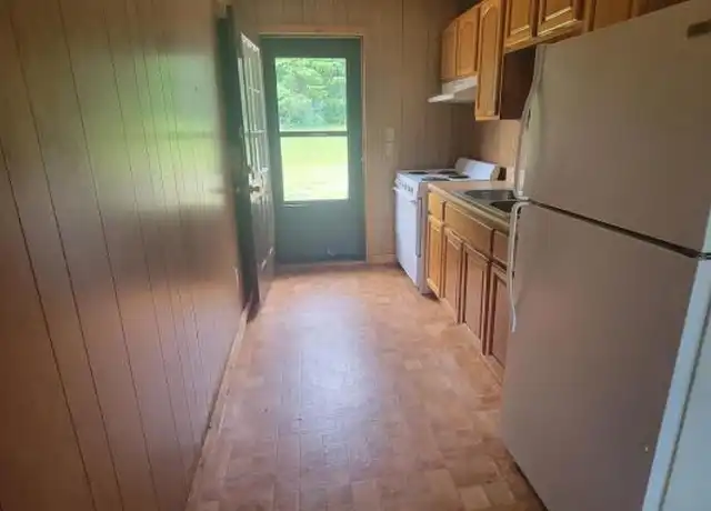 Property at 24670 Rhea County Hwy, Spring City, TN, 37381, 1 bed, 1 bath, [object Object]