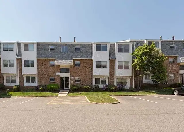 Photo of 307 Parsonage Rd, Edison, NJ 08837
