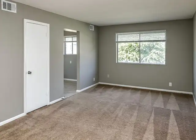 Property at 4621 Wakeley St Unit 03, Omaha, NE, 68132, 1 bed, 1 bath, [object Object]