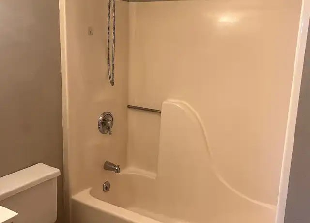 Property at 2414 Dorret Rd Unit A, Eau Claire, WI, 54703, 1 bed, 1 bath, [object Object]