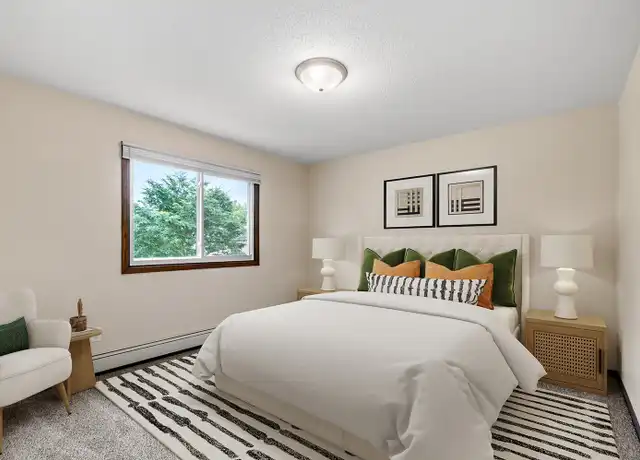Property at Lamplighter Village Apartments - 1512 Woodbridge St, Saint Paul, MN, 55117, 1-2 bed, 1 bath, [object Object]