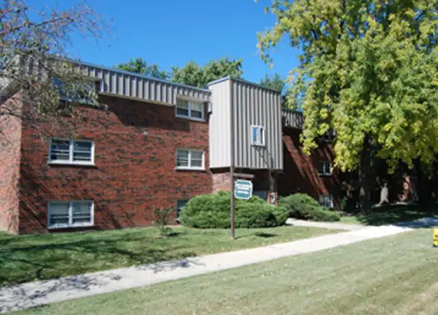 Property at 5740 East Ave Unit 2B, Countryside, IL, 60525, 2 beds, 1 bath, [object Object]