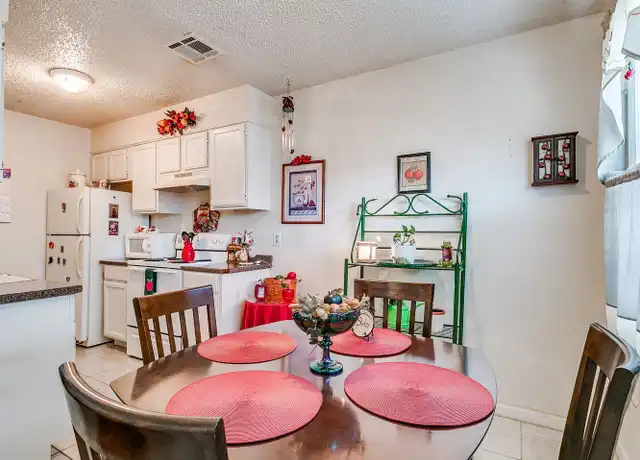 Property at 801 Cartwright Dr Unit 10, Noble, OK, 73068, 1 bed, 1 bath, [object Object]
