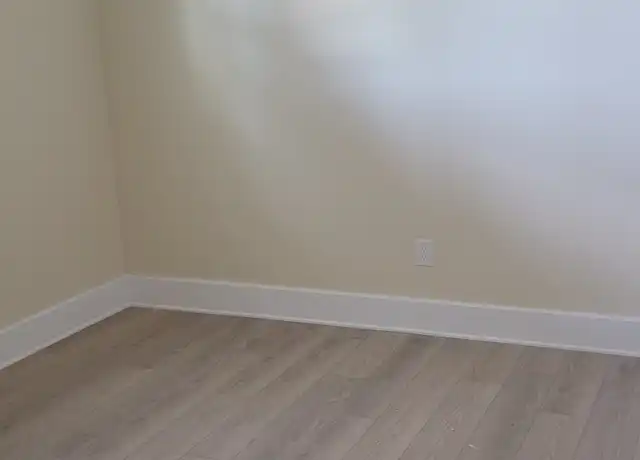Property at 93 Cross St Unit 1R, Southbridge, MA, 01550, 2 beds, 1 bath, [object Object]