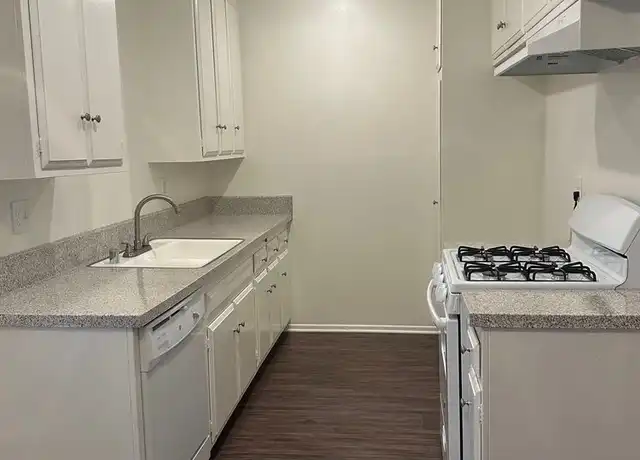 Property at 140 Yorba St Unit 26, Tustin, CA, 92780, 1 bed, 1 bath, [object Object]