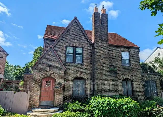 Property at 1720 Hillcrest Ave, Saint Paul, MN, 55116, 4 beds, 2.5 baths, [object Object]