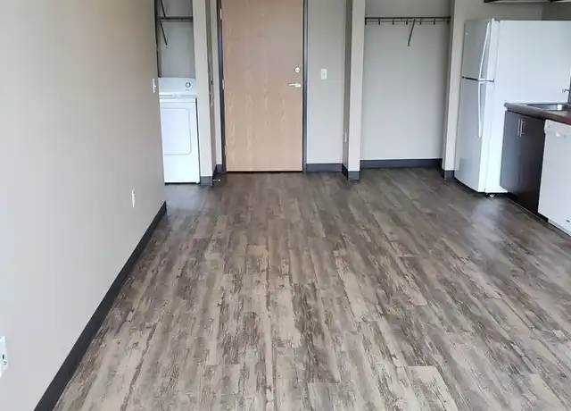 Property at 9700 NE Everett Ct Unit 2-304W, Portland, OR, 97220, 1 bed, 1 bath, [object Object]