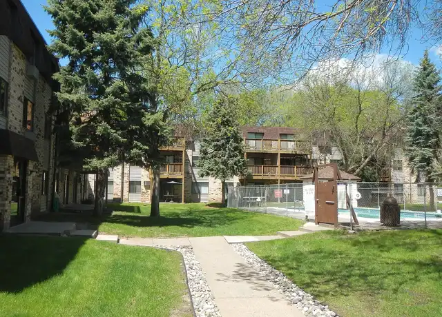 Property at Hazelwood Apartments - 478 Hazel St N, St Paul, MN, 55119, 1-2 bed, 1 bath, [object Object]