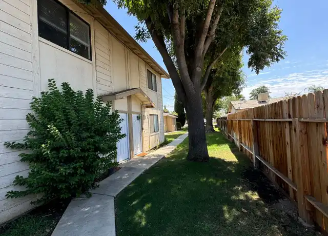 Property at 709 30th St Unit B, Bakersfield, CA, 93301, 2 beds, 1.5 baths, [object Object]