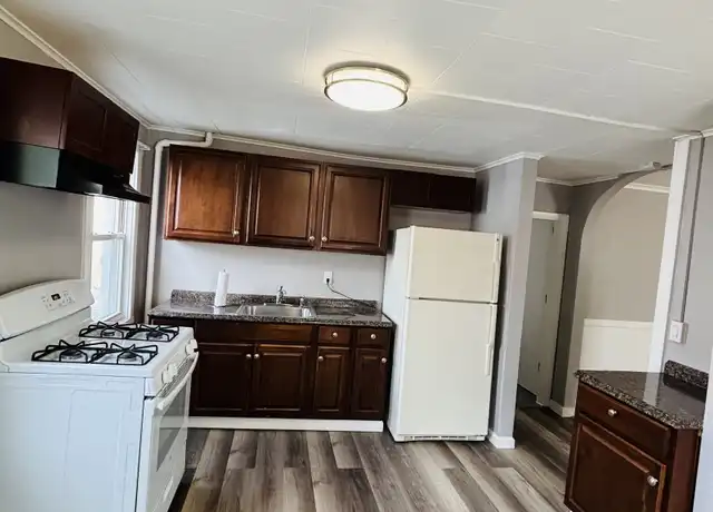 Property at 15 Barnum Ct, Naugatuck, CT, 06770, 2 beds, 1 bath, [object Object]