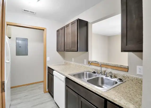 Property at Sunset Woodland - 2752 S Meadowbrook Ave, Springfield, MO, 65807, 1 bed, 1 bath, [object Object]
