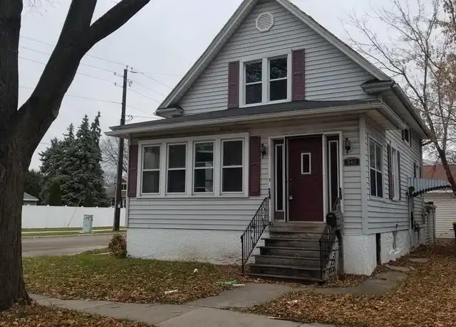 Property at 840 Hubbard St, Green Bay, WI, 54303, 2 beds, 1 bath, [object Object]