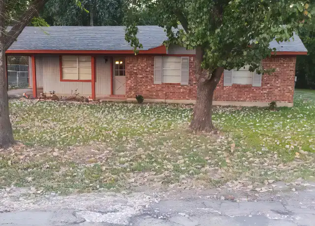 Property at 441 Mockingbird Ln, Fairfield, TX, 75840, 3 beds, 1.5 baths, [object Object]