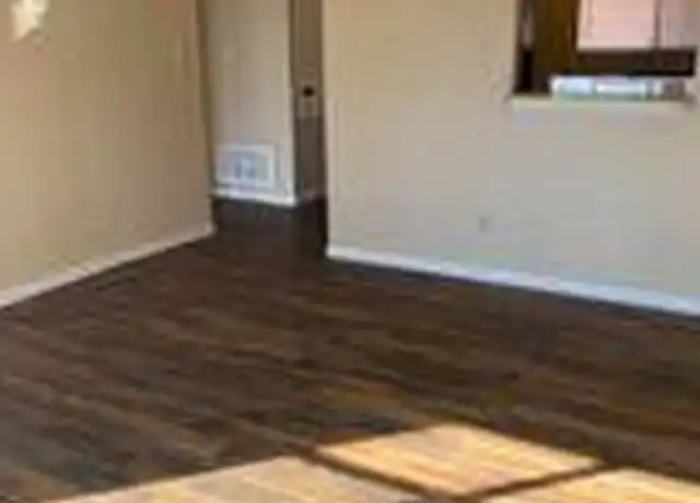 Property at 139 Elm St Unit 304, Lockhart, TX, 78644, 1 bed, 1 bath, [object Object]
