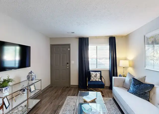 Property at Silvertree at Little Turtle Apartments - 5350 Silverthorne Rd, Westerville, OH, 43081, 0-2 beds, 1 bath, [object Object]