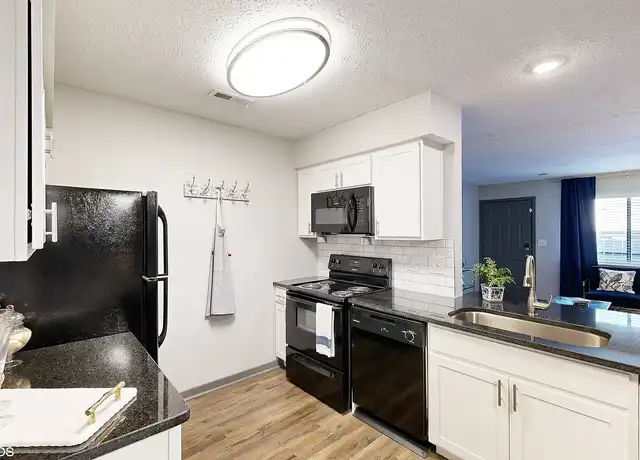 Property at Silvertree at Little Turtle Apartments - 5350 Silverthorne Rd, Westerville, OH, 43081, 0-1 beds, 1 bath, [object Object]
