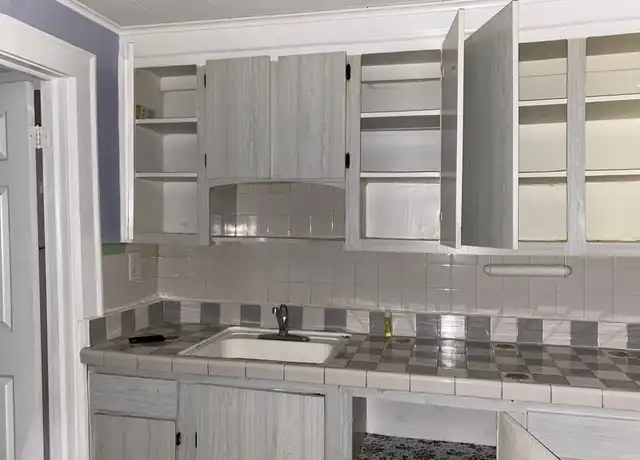 Property at 210 Pearl St Unit 2S, Lawrence, NY, 11559, 1 bed, 1 bath, [object Object]