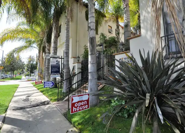 Property at 1417 S Crescent Heights Blvd Unit 1423, Los Angeles, CA, 90035, 2 beds, 1.5 baths, [object Object]