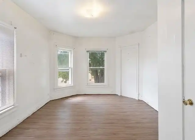Property at 2110 College St Unit 3, Cedar Falls, IA, 50613, 2 beds, 1 bath, [object Object]