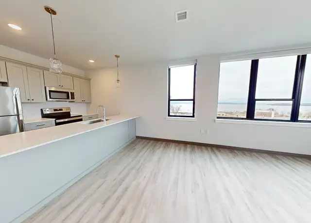 Photo of 157 S Champlain St, Burlington, VT 05401