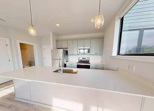 Photo of 157 S Champlain St, Burlington, VT 05401