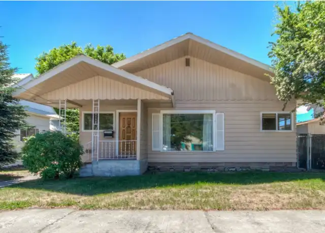 Property at 107 W 2nd St, Cle Elum, WA, 98922, 3 beds, 1 bath, [object Object]
