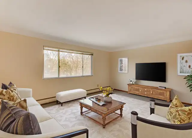 Property at 1890 Lexington Ave N, Saint Paul, MN, 55113, 1 bed, 1 bath, [object Object]