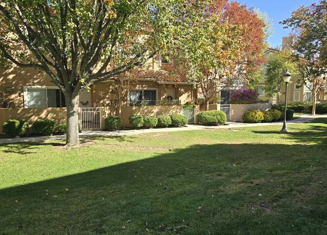 Photo of 25709 Holiday Cir Unit E, Stevenson Ranch, CA 91381