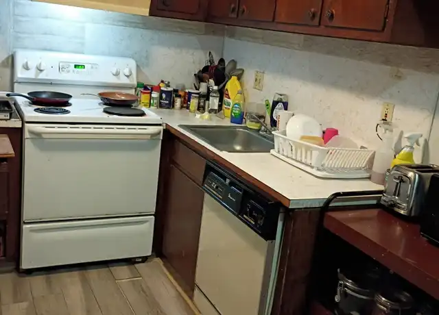 Property at 515 Emmett St Unit B12, Bristol, CT, 06010, 2 beds, 1 bath, [object Object]