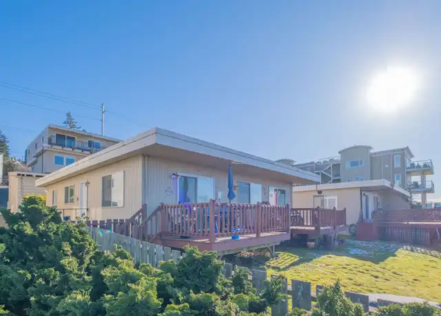 Property at 490 S State St Unit M, Bellingham, WA, 98225, 2 beds, 1 bath, [object Object]