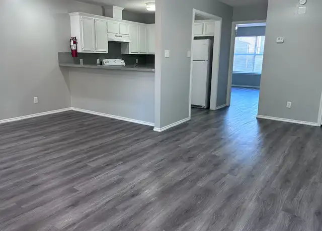 Property at 1604 W McIntyre St Unit 1604-02, Edinburg, TX, 78541, 1 bed, 1 bath, [object Object]