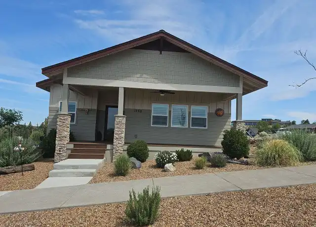 Property at 1040 SE Greenleaf Ln, Madras, OR, 97741, 3 beds, 2 baths, [object Object]