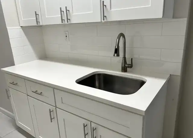 Property at 9 Bentley Ave Unit 5, Jersey City, NJ, 07304, 2 beds, 1 bath, [object Object]