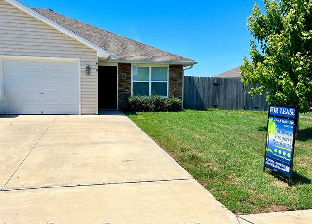 Photo of 619 Terry Dr, Pleasant Hill, MO 64080