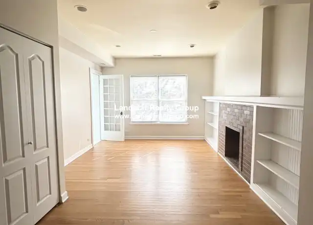 Property at 7460 N Greenview Ave Unit 2, Chicago, IL, 60626, 2 beds, 1 bath, [object Object]