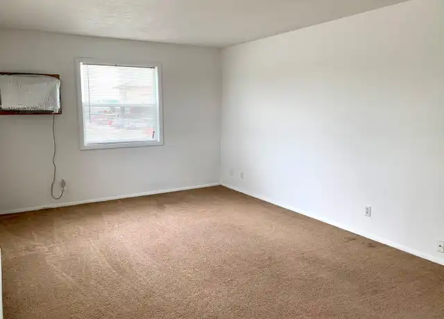 Property at 2055 Blairs Ferry Rd NE Unit W3, Cedar Rapids, IA, 52402, 1 bed, 1 bath, [object Object]