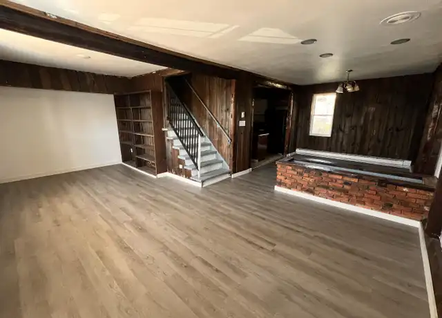 Property at 123 S Gilbert St, Shenandoah, PA, 17976, 2 beds, 2 baths, [object Object]