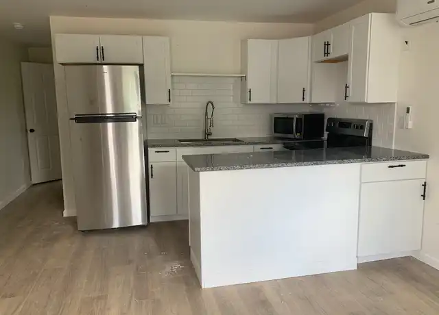 Property at 218 Highland Ave Unit 2, Johnson City, TN, 37604, 1 bed, 1 bath, [object Object]
