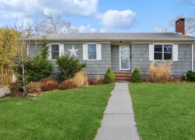 Property at 46 Bayview Ave, Sag Harbor, NY, 11963, 3 beds, 2 baths, [object Object]