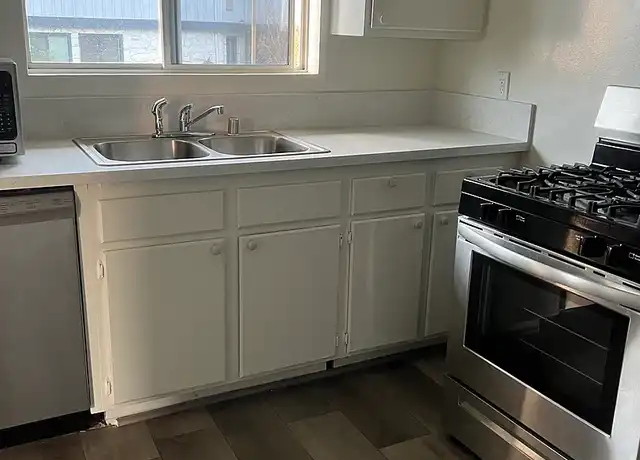 Property at Hollywood Towers - 7130 Hollywood Blvd, Los Angeles, CA, 90046, 0-2 beds, 1 bath, [object Object]