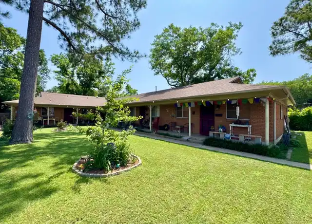 Property at 419 W Sycamore St Unit 4, Denton, TX, 76201, 2 beds, 1 bath, [object Object]