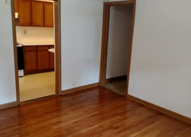 Property at 2321 E Belleview Pl Unit 2321 95, Milwaukee, WI, 53211, 2 beds, 1 bath, [object Object]