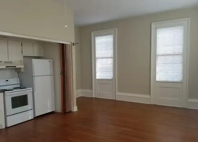 Property at 220 Calhoun St, Charleston, SC, 29401, 1 bed, 1 bath, [object Object]