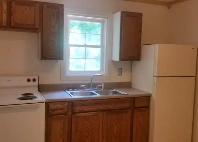 Property at 701 W Main St, Sophia, WV, 25921, 2 beds, 1 bath, [object Object]