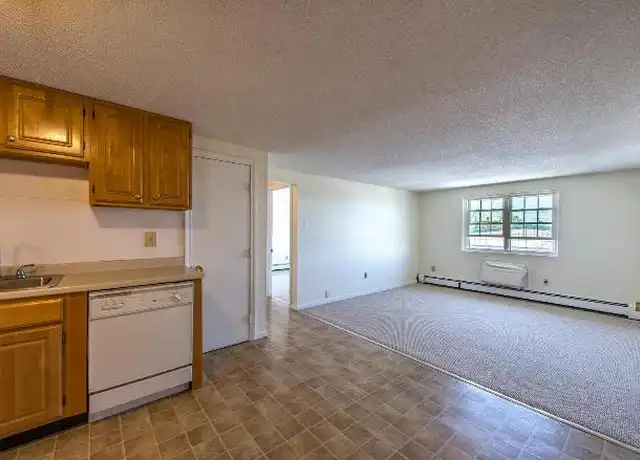 Property at 38 Highland St, Lowell, MA, 01852, 1 bed, 1 bath, [object Object]